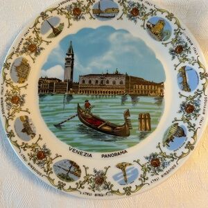 New vintage Venice souvenir plate